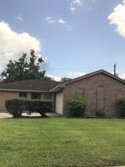 15323 E Fondren Circle, Houston, TX 77071