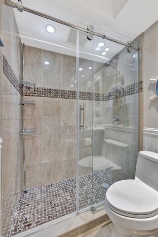 300 Golden Isles Dr 204, Hallandale Beach, FL 33009