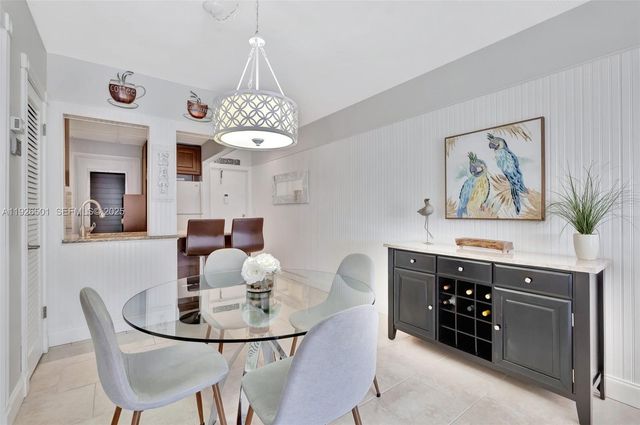 300 Golden Isles Dr 204, Hallandale Beach, FL 33009