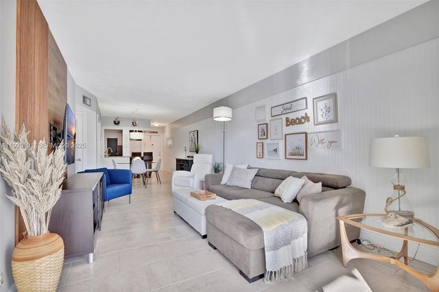 300 Golden Isles Dr 204, Hallandale Beach, FL 33009