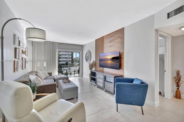 300 Golden Isles Dr 204, Hallandale Beach, FL 33009