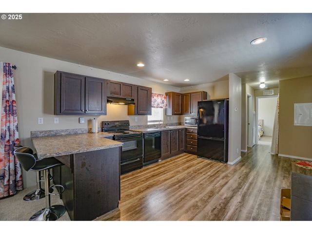 300 Sw 7TH Ave 211, Battle Ground, WA 98604