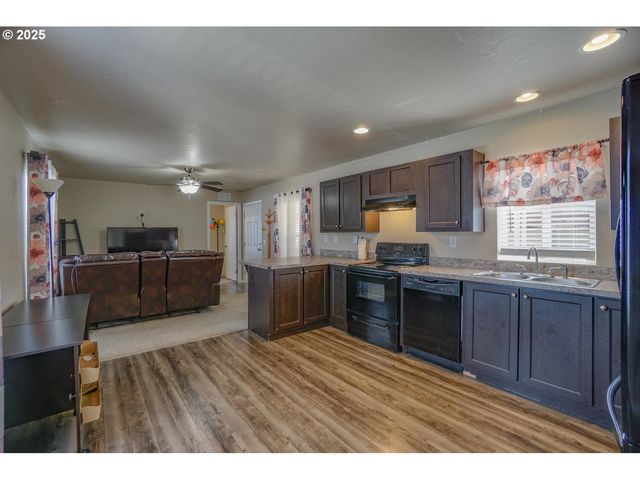 300 Sw 7TH Ave 211, Battle Ground, WA 98604