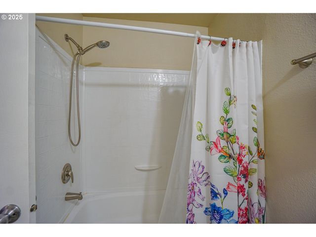 300 Sw 7TH Ave 211, Battle Ground, WA 98604