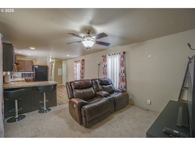 300 Sw 7TH Ave 211, Battle Ground, WA 98604