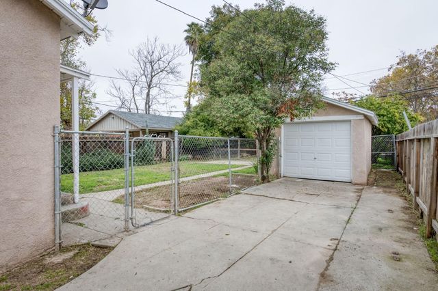 2371 S Lily Avenue, Fresno, CA 93706