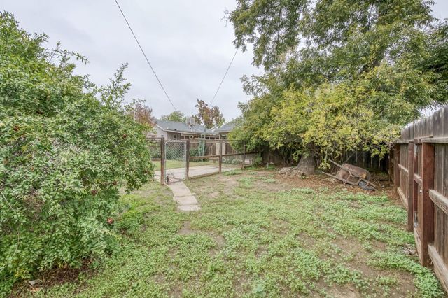 2371 S Lily Avenue, Fresno, CA 93706