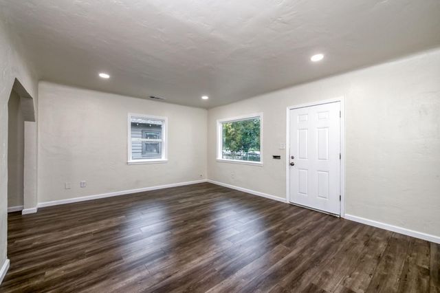 2371 S Lily Avenue, Fresno, CA 93706