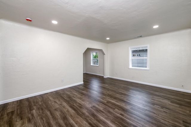 2371 S Lily Avenue, Fresno, CA 93706