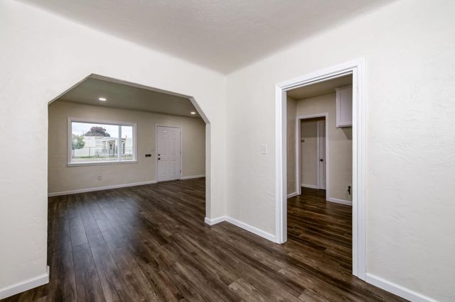 2371 S Lily Avenue, Fresno, CA 93706