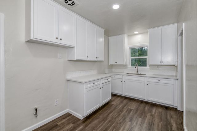 2371 S Lily Avenue, Fresno, CA 93706