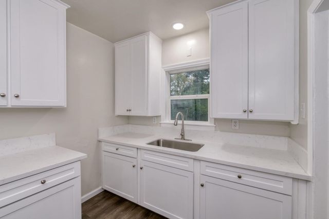 2371 S Lily Avenue, Fresno, CA 93706