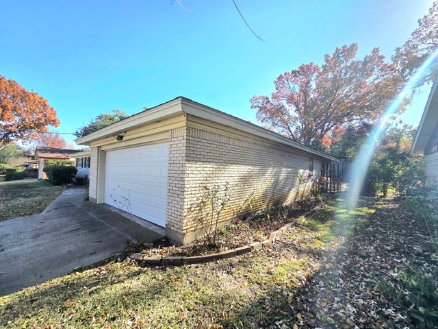 5708 Starlight Drive, Haltom City, TX 76117