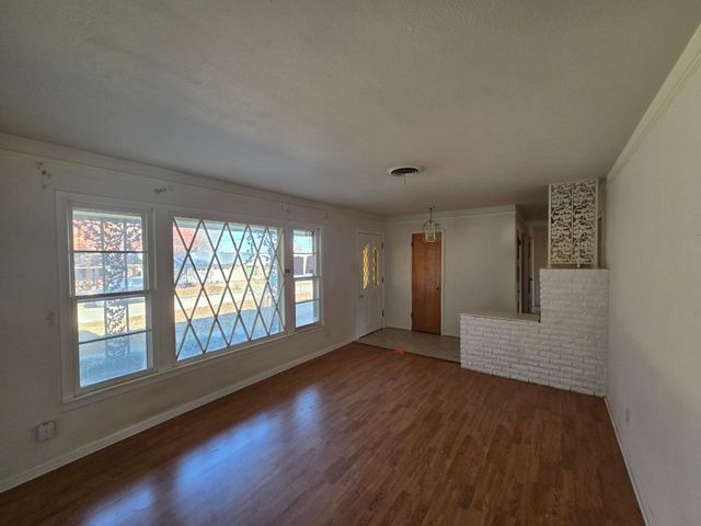 5708 Starlight Drive, Haltom City, TX 76117