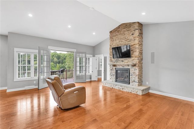 2726 Clay Pike, North Huntingdon, PA 15642