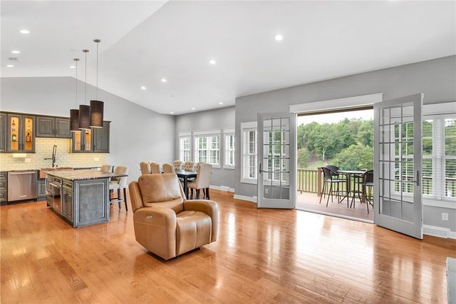 2726 Clay Pike, North Huntingdon, PA 15642