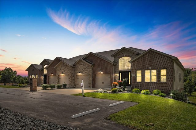 2726 Clay Pike, North Huntingdon, PA 15642