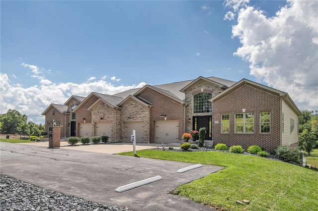 2726 Clay Pike, North Huntingdon, PA 15642