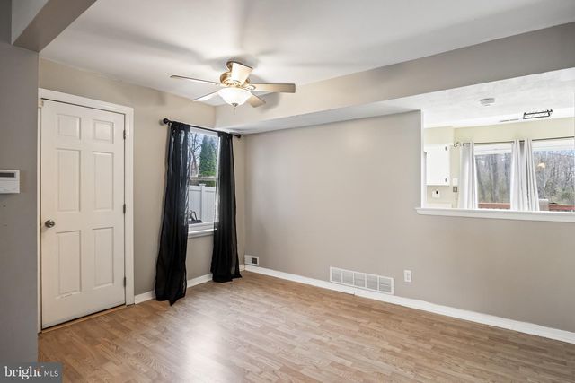 19 WOODVALE DR, Atco, NJ 08004