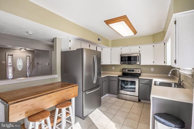 19 WOODVALE DR, Atco, NJ 08004