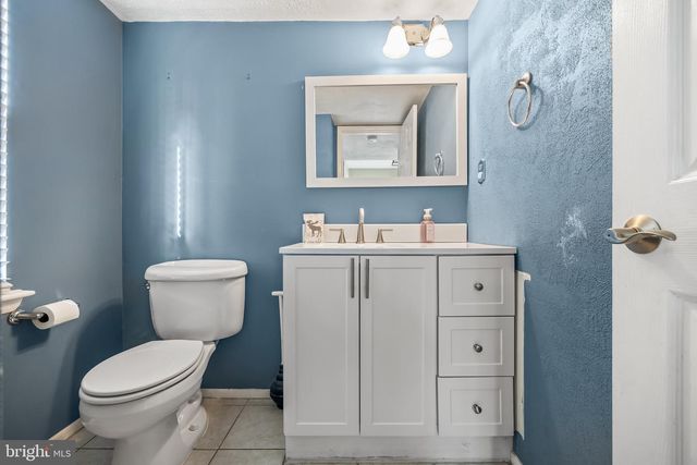 19 WOODVALE DR, Atco, NJ 08004