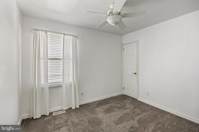 19 WOODVALE DR, Atco, NJ 08004