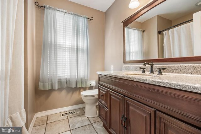 19 WOODVALE DR, Atco, NJ 08004