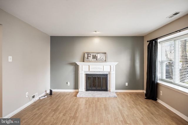 19 WOODVALE DR, Atco, NJ 08004