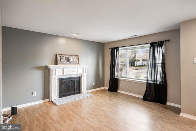 19 WOODVALE DR, Atco, NJ 08004