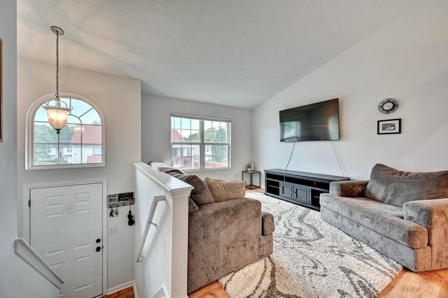 833 Virginiabradford Court, Elsmere, KY 41018