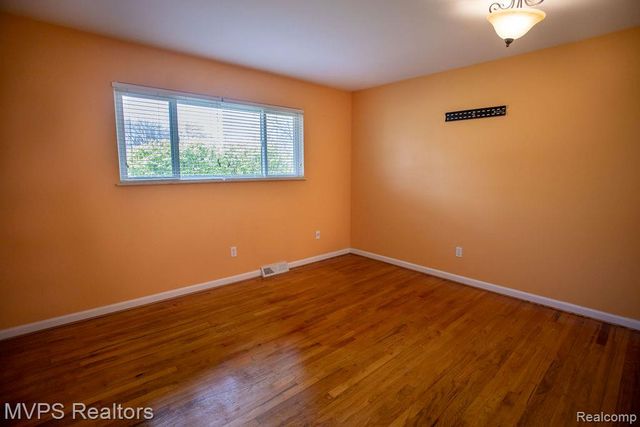 35470 Dearing Drive, Sterling Heights, MI 48312
