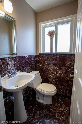 35470 Dearing Drive, Sterling Heights, MI 48312