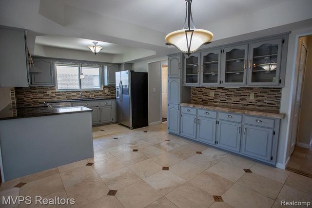 35470 Dearing Drive, Sterling Heights, MI 48312