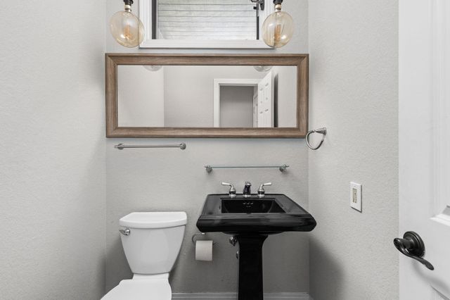 2203 Lindell Ave, Austin, TX 78704