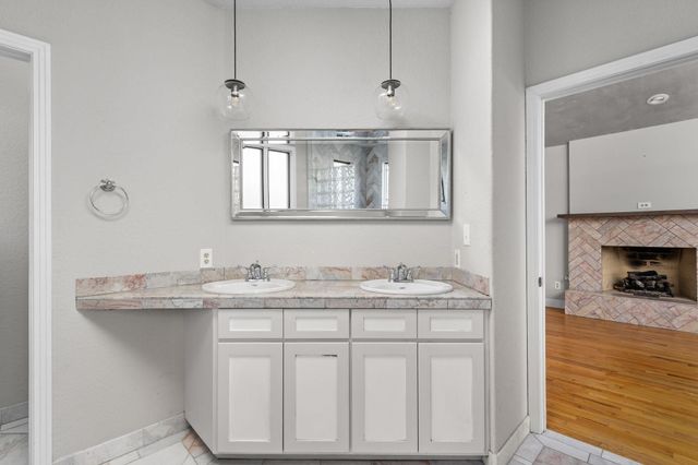 2203 Lindell Ave, Austin, TX 78704