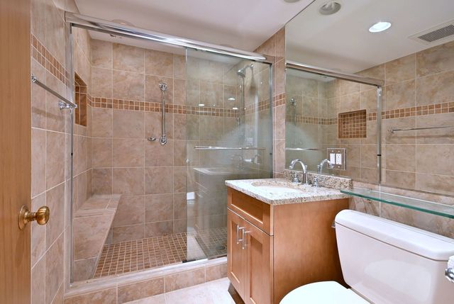 4409 W Lunt Avenue, Lincolnwood, IL 60712