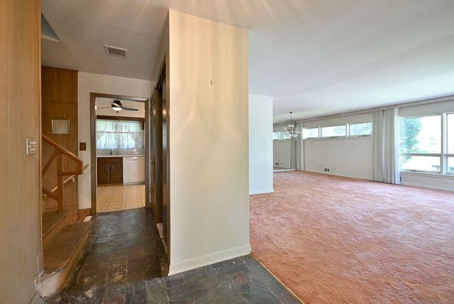 4409 W Lunt Avenue, Lincolnwood, IL 60712