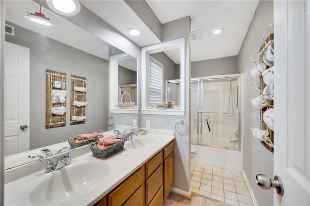 4007 S Crysler Avenue 8, Independence, MO 64055