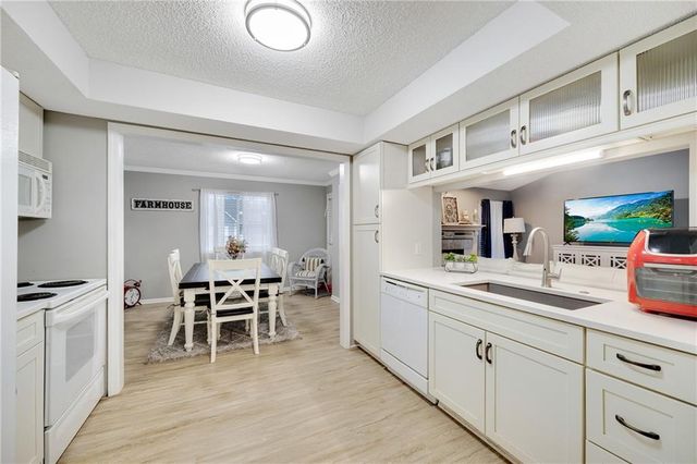 4007 S Crysler Avenue 8, Independence, MO 64055