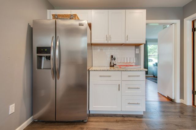 2305 Barclay Dr, Nashville, TN 37206