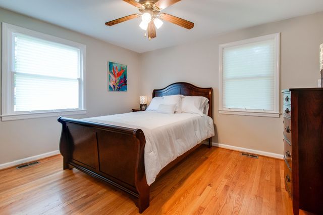 2305 Barclay Dr, Nashville, TN 37206