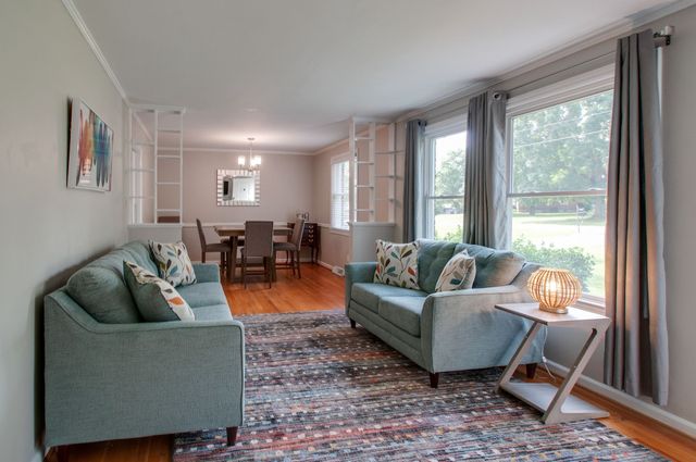 2305 Barclay Dr, Nashville, TN 37206