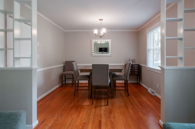 2305 Barclay Dr, Nashville, TN 37206