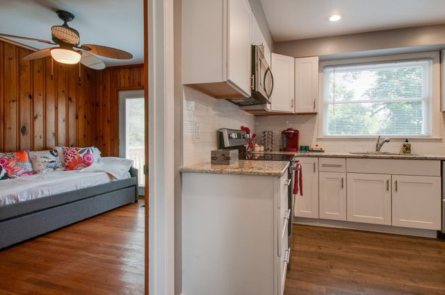 2305 Barclay Dr, Nashville, TN 37206