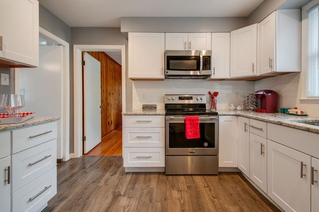 2305 Barclay Dr, Nashville, TN 37206