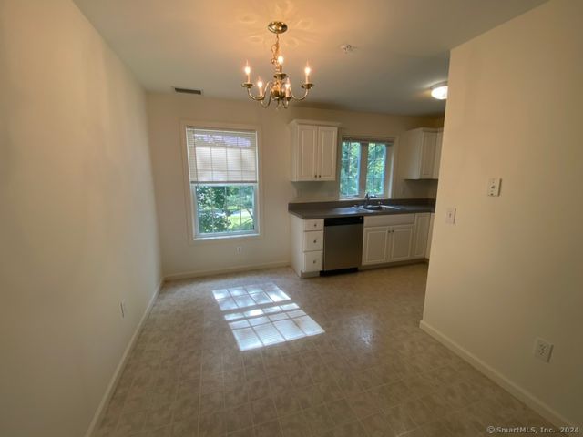 20 Orchard Street 103, Brookfield, CT 06804