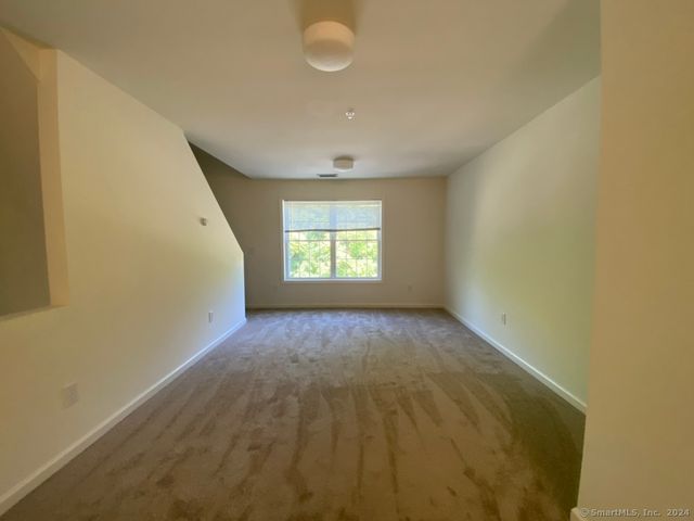 20 Orchard Street 103, Brookfield, CT 06804