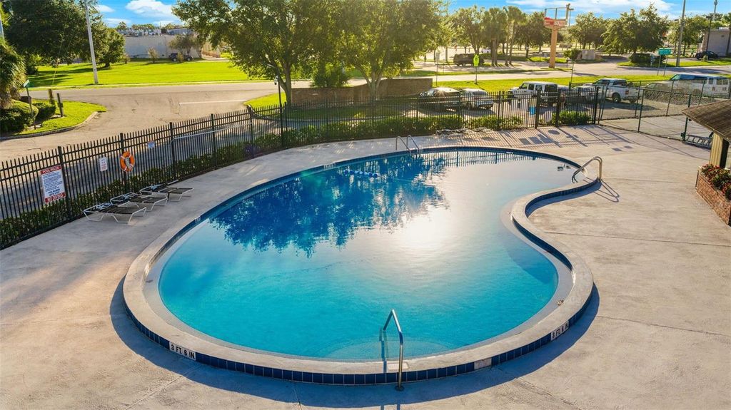 Image 37 of property listing at 5137 PICCADILLY CIRCUS COURT 3, Orlando, FL 32839