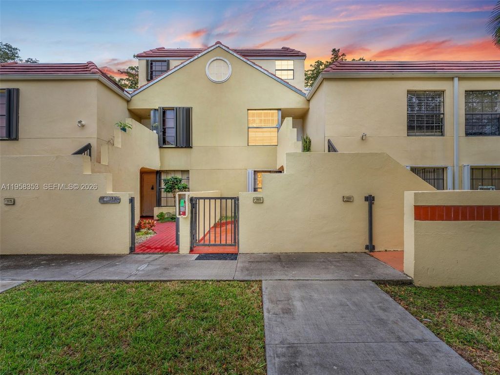 13078 SW 88th Ln B102, Miami, FL 33186