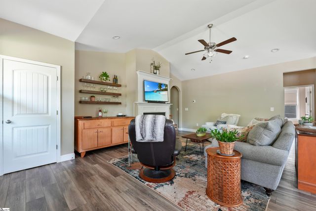 238 Inlet Pointe Drive, Anderson, SC 29625